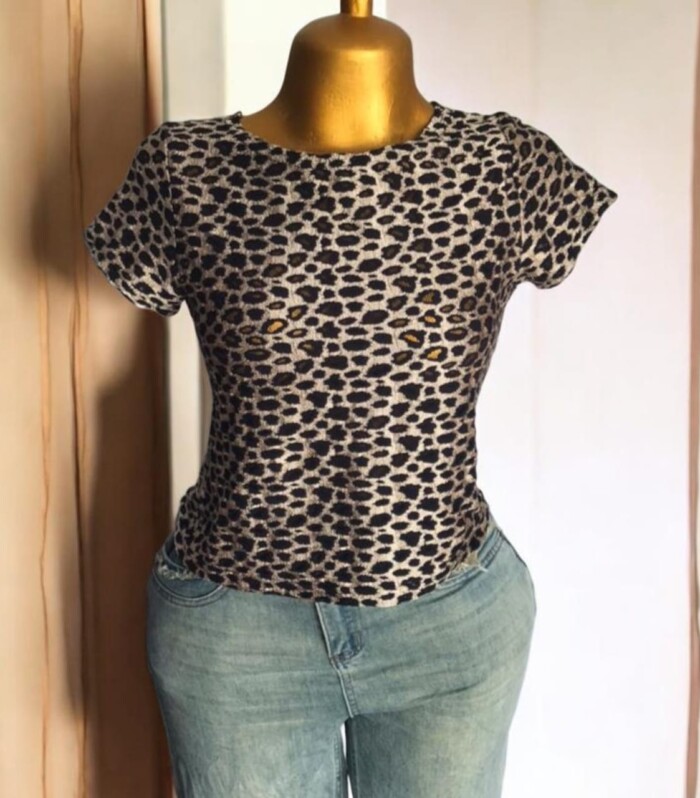 Haut femme motif léopard ajusté